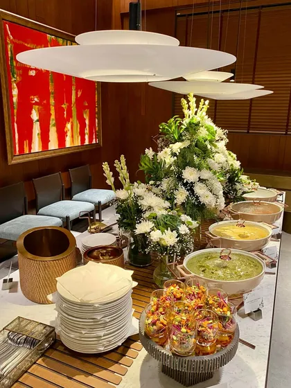 Our live Dal Tadka station is a true crowd favourite, bringing the aromatic sizzle and comforting flavours of modern Indian cuisine to any event.