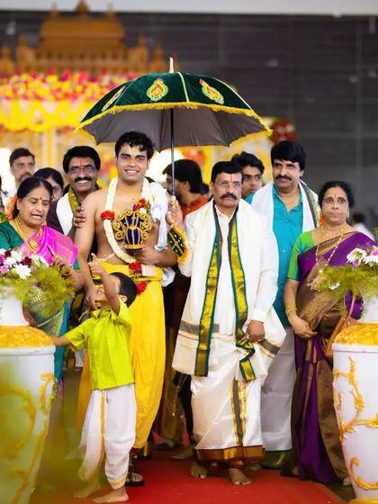 A duplicate of 142, capturing the groom's procession.