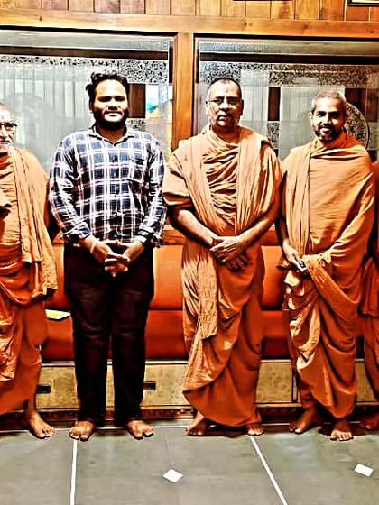 I was invited to provide a health check-up for all the Swaminarayan saints who had gathered in Vashi. It was a deeply fulfilling experience to serve these spiritual leaders and be showered with their blessings.