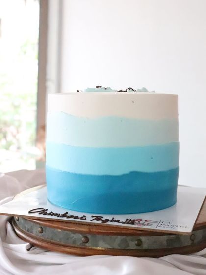 Modern & Minimalist Cakes photo 5