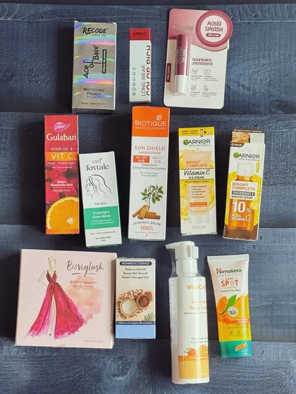 I love giving back to my community. This is a look at a recent giveaway hamper I put together with some of my favorite beauty must-haves for my amazing followers.