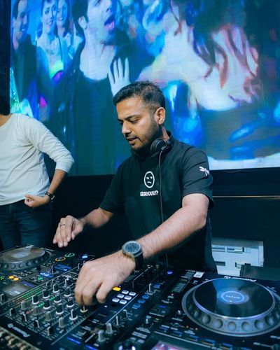 DJ Performance