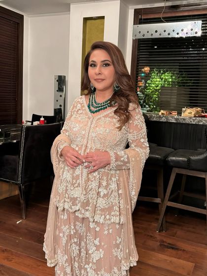 A soft smokey glam look for the beautiful Neena. This is a perfect example of how a smokey eye can be sophisticated and elegant on mature skin.