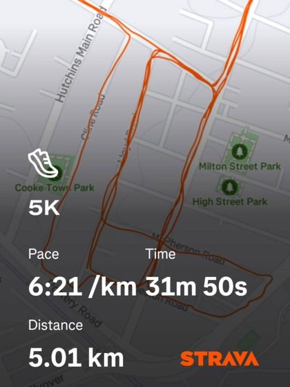 For middle and long-distance runners, a proper strength and conditioning program is a game-changer. Heavy strength training, plyometrics, and isometrics improve running economy, enhance force production, and reduce the risk of overuse injuries without making you "bulky."