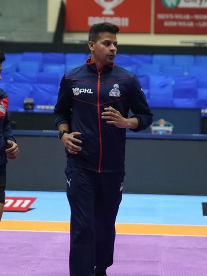 Leading the team during an on-mat warm-up. The past week has been kind, and we keep the momentum going.