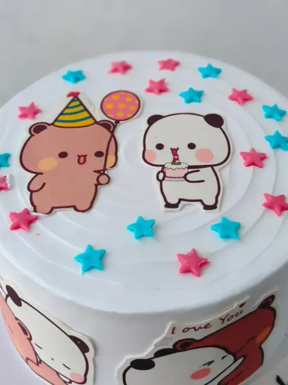 The sweet and simple star decorations complement the cute bear characters perfectly.