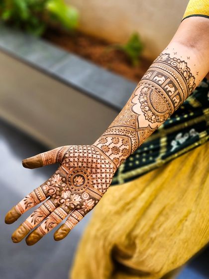 Can you spot the groom's name? I love hiding personal details like this within the intricate patterns.