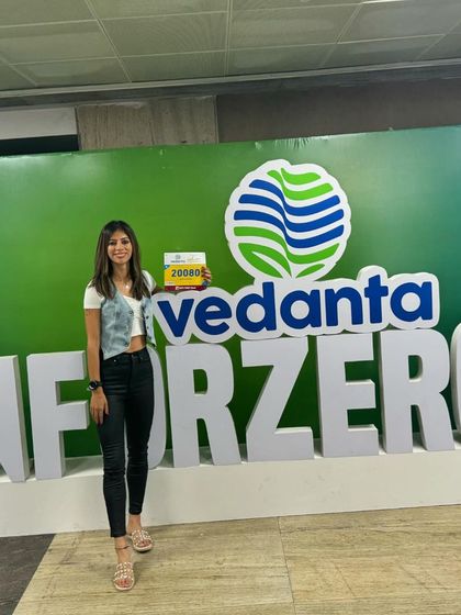 At the Vedanta expo before the Delhi Half Marathon. This is where the race journey begins, feeling the energy and excitement of the running community.