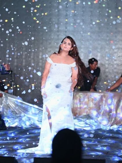 A dreamy performance with professional dancers and snow effects for an 18th birthday party. I choreograph for all kinds of special events.