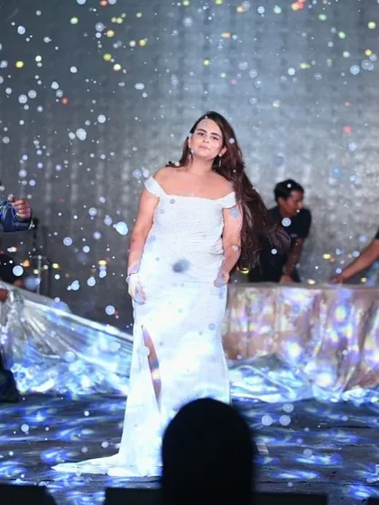 A dreamy performance with professional dancers and snow effects for an 18th birthday party. I choreograph for all kinds of special events.