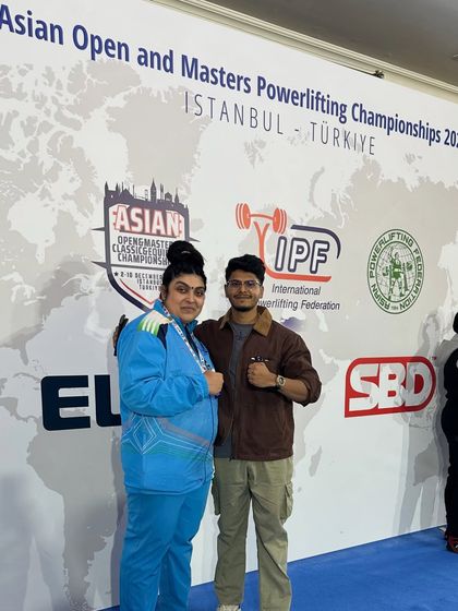 Pooja's debut at the Asian Open in Turkey. Despite battling endometriosis, asthma, and a fever, she hit a 160kg squat, a 5kg bench press PR at 87.5kg, and a 175kg deadlift. Her grit defines what it means to be a champion.
