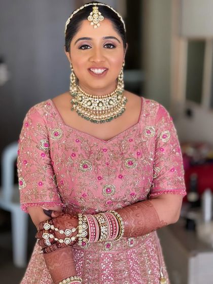 Traditional Red & Pink Bridal Looks photo 49