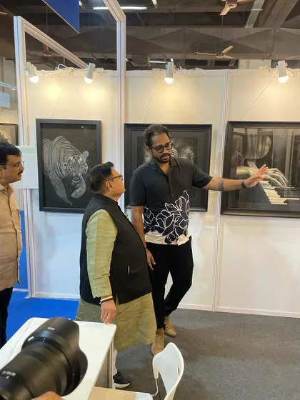 It was an honor to have Shri. Vijay Darda ji, Chairman of Lokmat Media Group, visit my exhibition. Here I am showing him my piano artwork.