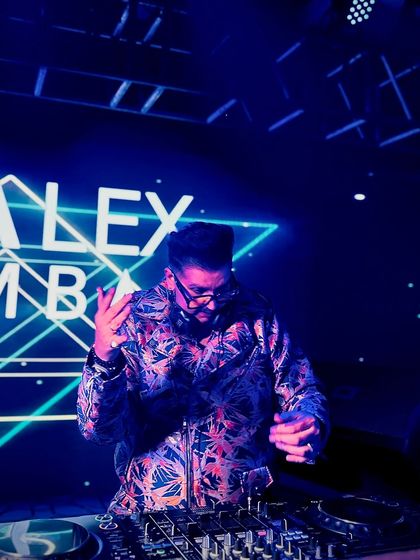 Behind the Decks: The Artist at Work photo 85