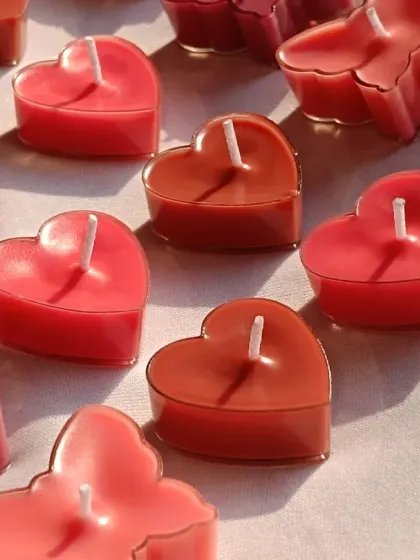 Light up your space with these charming heart and butterfly-shaped tea lights. Poured in durable polycarbonate shells, they are perfect for creating a romantic and magical atmosphere.