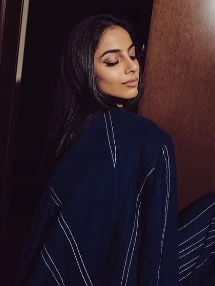 Soft glam for the gorgeous Banita Sandhu during the 'Mother Teresa and Me' promotions. The look was focused on a flawless base and a sharp, winged eyeliner.
