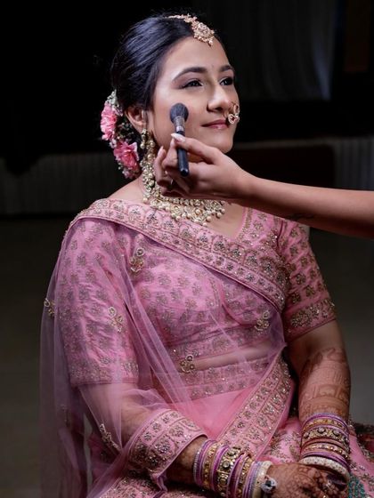 Signature Dewy & Natural Skin photo 14