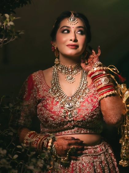 A candid shot that shows the makeup in a natural, unposed moment. It looks just as stunning when she's not looking directly at the camera.