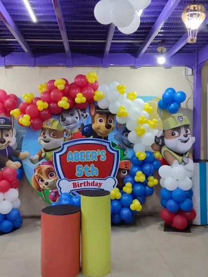 No pup is too small for this Paw Patrol birthday setup. We use bright, primary colors and all the favorite characters to create a fun backdrop for cake cutting and photos.