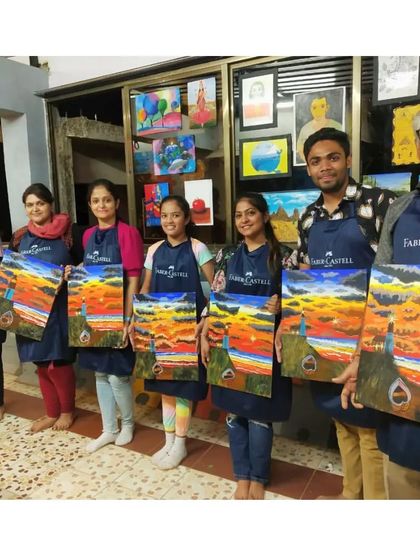 A happy group of artists from our workshop collaboration with Faber-Castell. It’s always rewarding to see everyone with their finished paintings, proud of what they created.