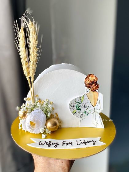 Elegant Floral & Minimalist Cakes photo 14