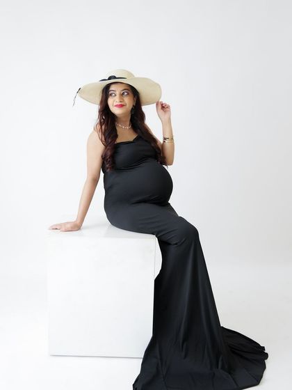 Solo Radiance: Portraits of the Mother-to-Be photo 161