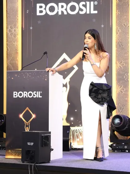 Addressing the attendees at the Borosil gala in Dubai. I focus on creating a connection with the audience, making a large room feel intimate.
