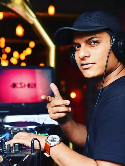 Ready for a good time? When I'm behind the console, my focus is on you and the music. I love interacting with the crowd and making sure everyone feels the vibe, whether I'm dropping Bollywood bangers, hip hop, or commercial pop hits.