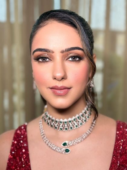 A front-facing close-up of the cocktail look, showing the perfect symmetry and sharp details.