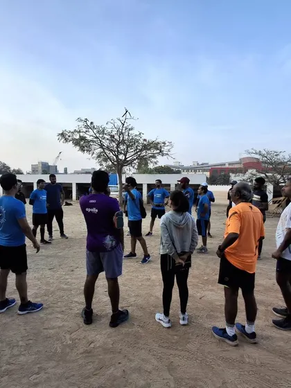 Briefing the group before a training run on the new TCSW10K route. We plan everything, from different pace groups to post run knowledge sessions, ensuring everyone has a productive and safe run.