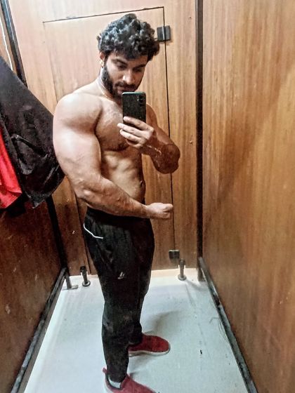 These images and videos show my day-to-day process of checking my physique, practicing various poses like the front double biceps, side triceps, and back spreads. Each one is a small step in the long journey of building a championship-level body.