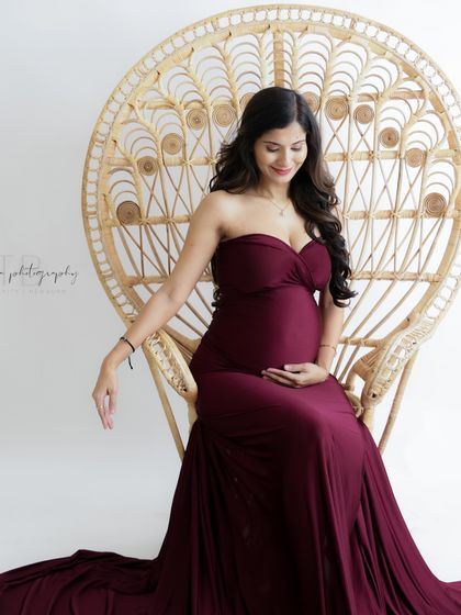 Solo Radiance: Portraits of the Mother-to-Be photo 160