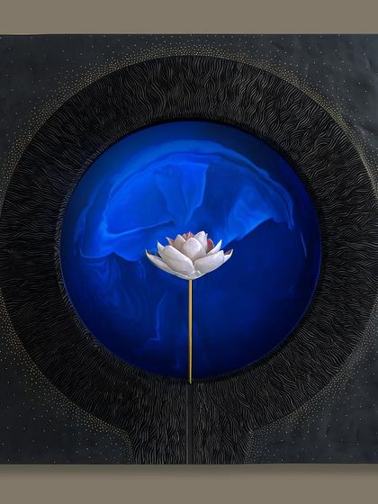 'Utpaati – The Birth,' a sculptural masterpiece by Sangeeta Abhay, made with teak wood, stainless steel, and gold leaf. This layered meditation on beginnings was a key piece in our Kochi showcase.