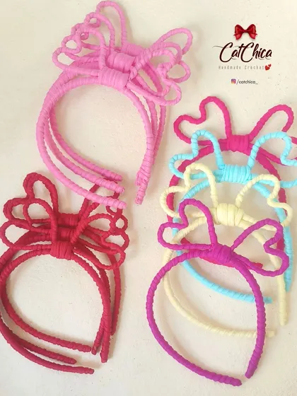 Another shot of our K-Pop Heart headbands, showing the different styles and colors available. They are perfect for adding a playful touch to any outfit.