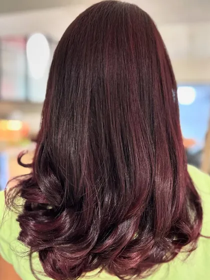 A glossy burgundy blend that's rich and vibrant. This two-tone red-violet color is perfect for making a sophisticated yet bold statement.