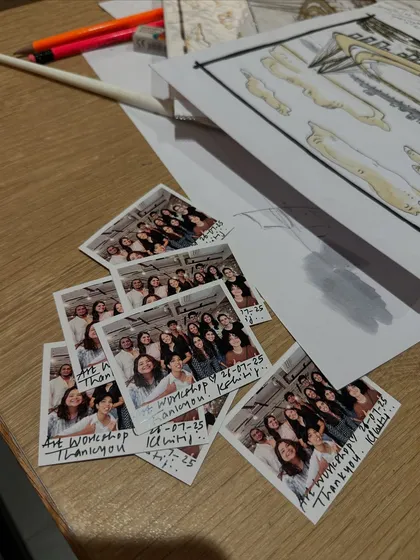 We always take a polaroid of the group as a little souvenir to remember the day.