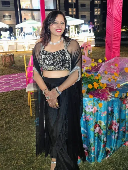 A stylish look for an outdoor Sangeet event. I believe in looking the part of a power host, bringing confidence and glamour to the stage.