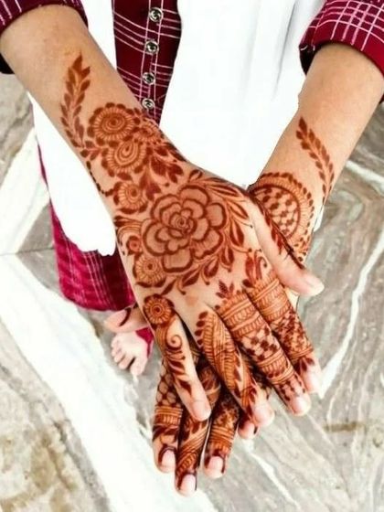 A lovely floral design with a beautiful reddish-brown stain, showing the final result of my natural henna.