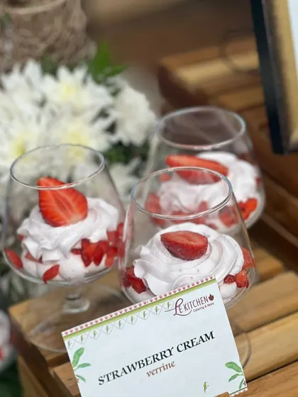 Fresh strawberry cream verrines, a simple yet delightful dessert that makes the most of seasonal produce.