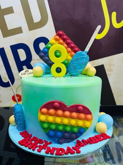 Pop Culture & Trendy Cakes photo 3