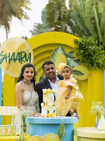 Another lovely family portrait from Shaaru's lemonade-themed celebration.