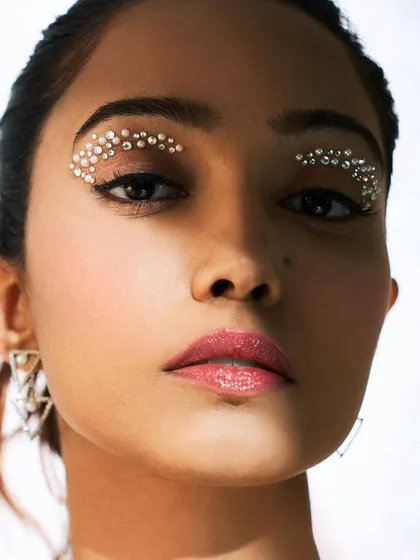 We push creative boundaries at the academy. Here, my student Vinissha created a breathtaking editorial look using delicate pearls and crystals, showing how to turn makeup into true art.