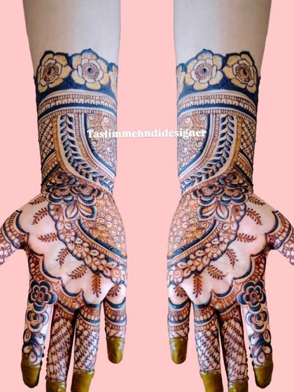 Intricate Traditional Mehndi photo 14