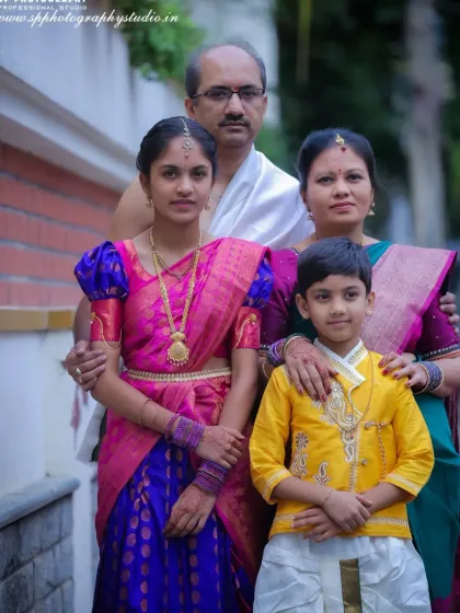 SP Photography Studio - Family & Portrait Photography Family Portraits: Your Story in Pictures photo 6