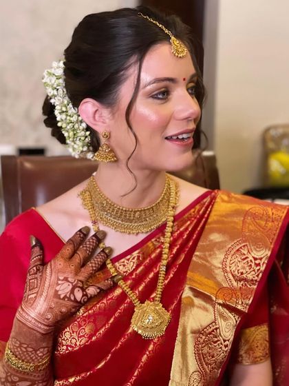 Elegant Buns & Updos photo 9