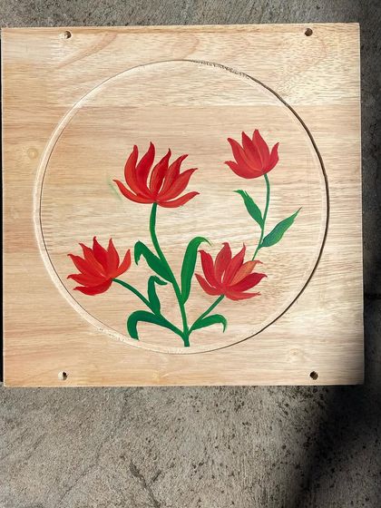 The red tulip panel, shown again for its simple elegance.