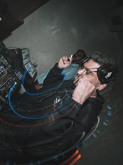 Behind the Decks: The Art of the Mix photo 35