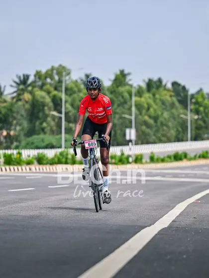 A young U-18 rider, focused and determined.