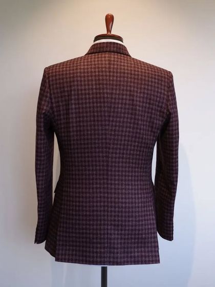 Our tailoring ensures a perfect fit from all angles, with clean lines and a structured silhouette.