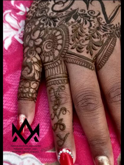 Azra Mehendi - Mehendi Artistry Custom Storytelling & Portrait Mehendi photo 7